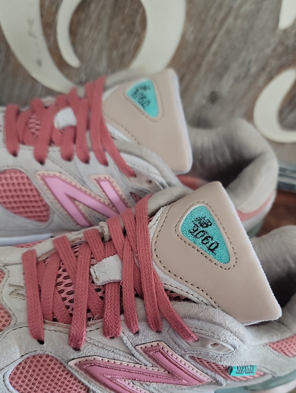 ๐ฅ Rare New Balance 9060 'Inside Voices' "Penny Cook Pink" Wmns 7 Good Conditon. - Picture 6 of 16